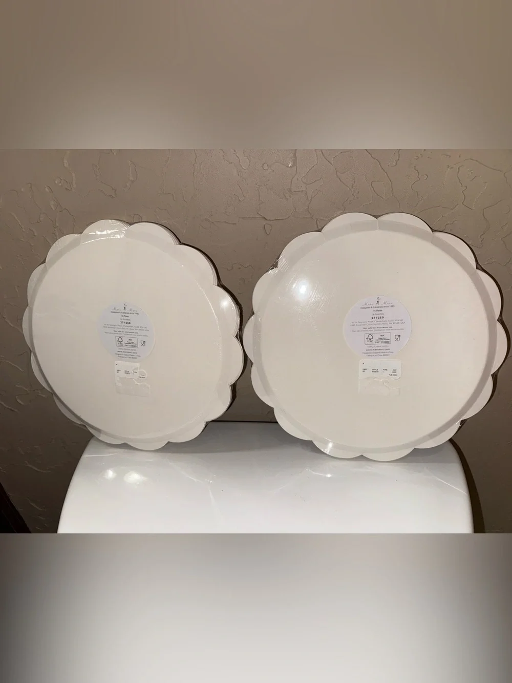 NEW Sealed 2 Packs Circus Birthday Party Paper Plates 16 Ct Each LG Meri Meri